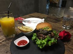 -HIGH FIVE哈福手工汉堡(桂林路店)