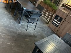 露天位-The Habit Burger Grill 哈比特汉堡(爱琴海店)