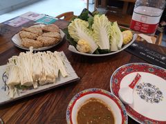 蔬菜拼盘-毛辣果·贵州红酸汤牛肉火锅(西单店)