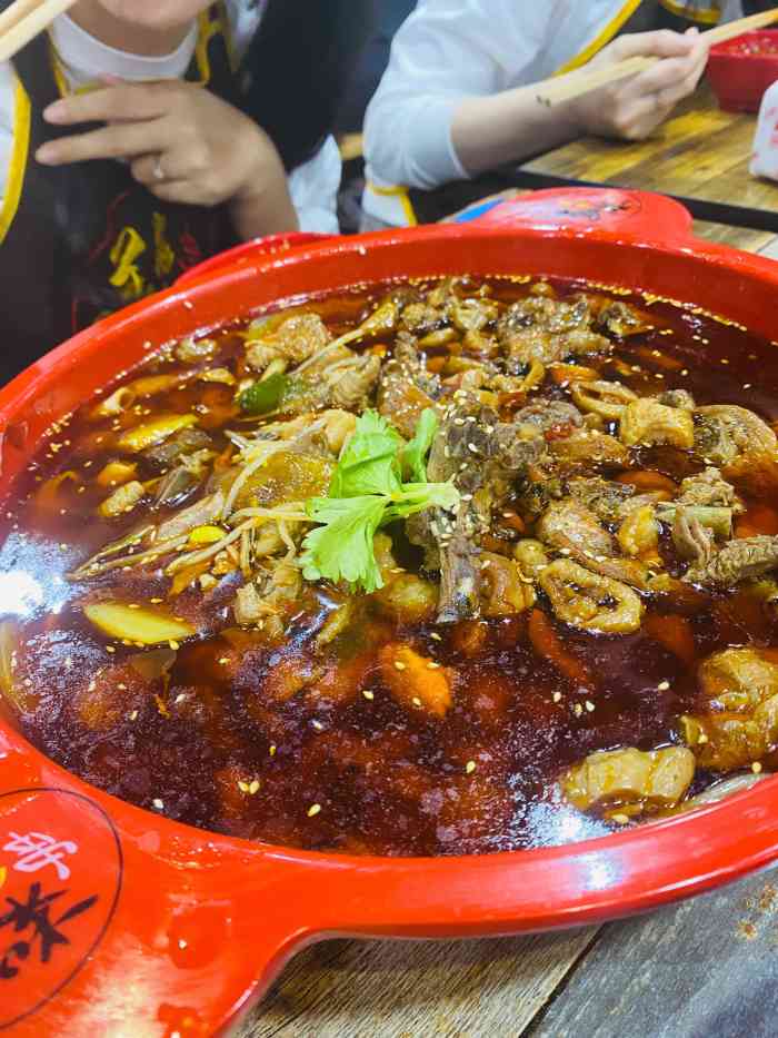 谢彬肥肠鸡(春熙路店)-"去吃的时候不是饭点,在那个可大的那个门店.