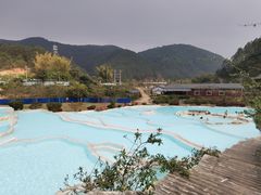 -十万大山布透温泉