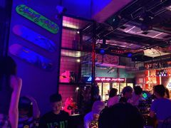 -UP嘻哈酒吧(粉巢店)