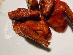 脆皮乳鸽-荣轩(新荣记环球金融中心店)