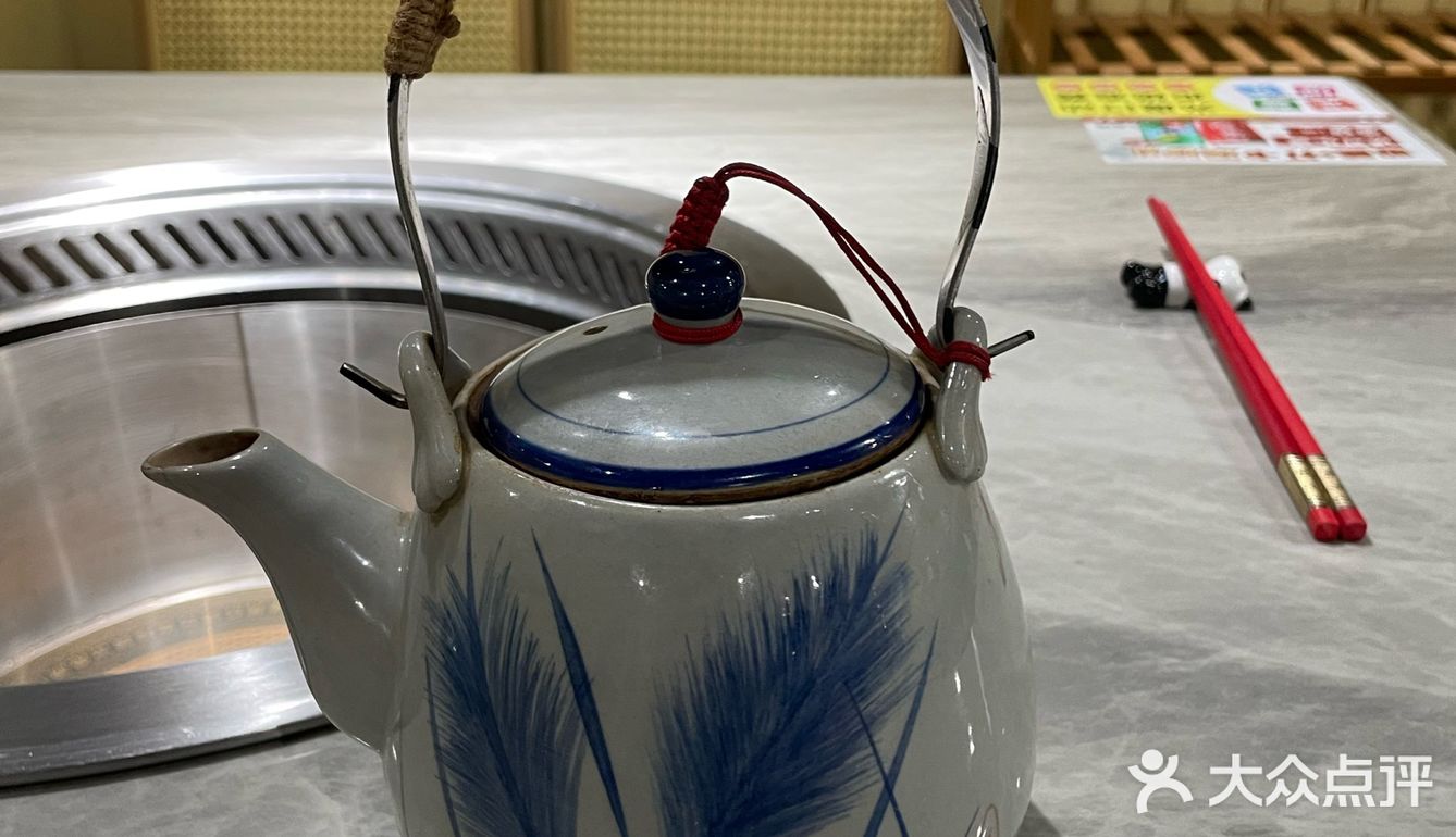 锅来乐地锅鸡：特色餐馆大揭秘