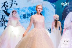 -汕尾陆丰婚庆婚礼司仪主持洪立策划公司(东海店)