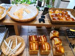 -沁屋面包店(人民东路店)