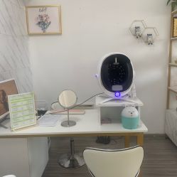 点击看大图 -凡碧诗毛孔收细