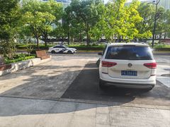 -上海世纪汇广场