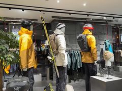 -ARC'TERYX始祖鸟(北京王府中环店)