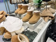 -UGG(燕莎奥特莱斯购物中心店)