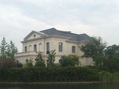 -上海玫瑰园度假酒店