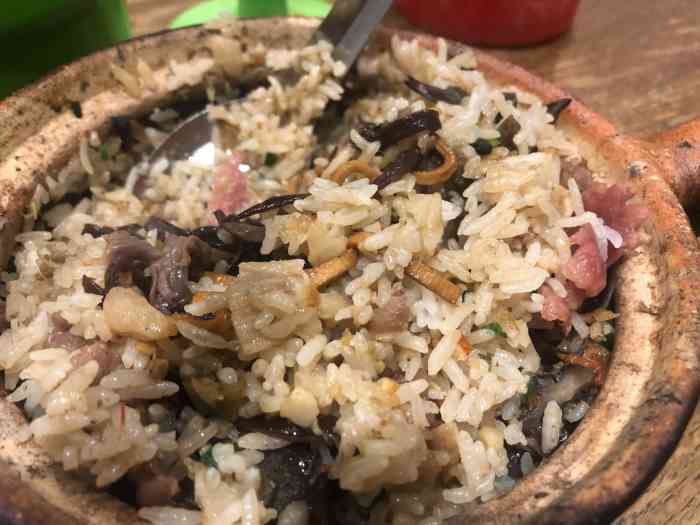 霞姐老牌瓦煲饭