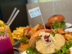 牛肉菠萝芝心汉堡-龙治汉堡(中华城店)