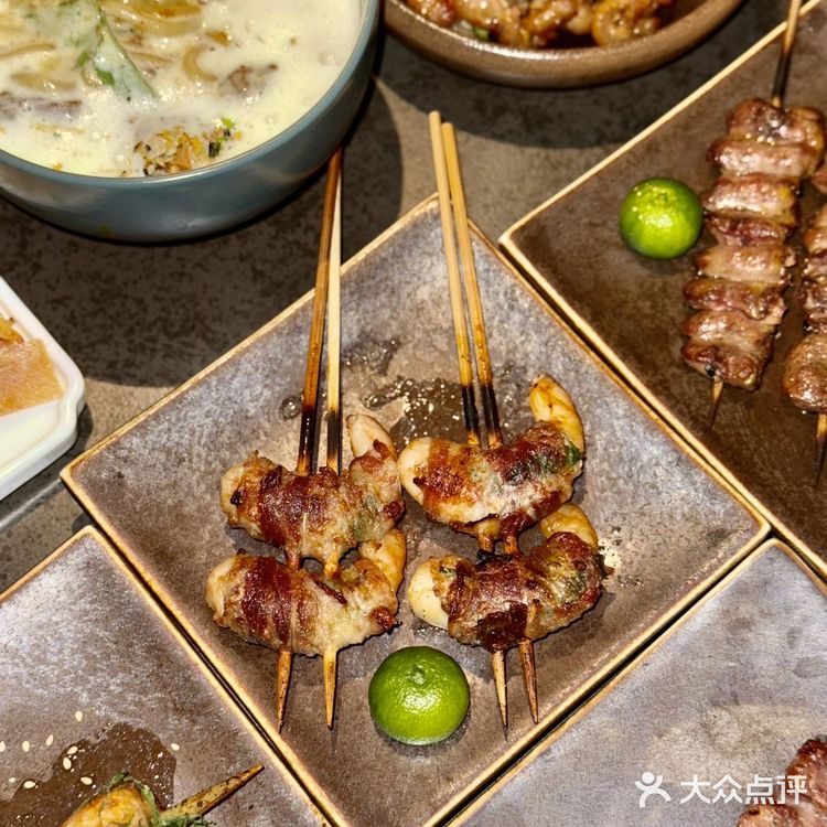 不用去深圳,在上海也吃到鳗鱼鹅肝脆!😋