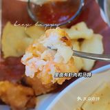 刚到的时候没什么人 我们就挑了个窗边的位置