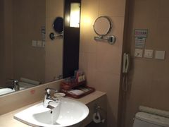 -燕山大酒店