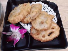 -花馬肆.云南过桥米线(汉神购物广场现场熬汤店)