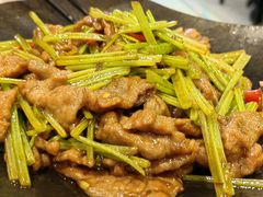 小炒黄牛肉-黄家饺子东北特色菜馆(湖滨商业街店)