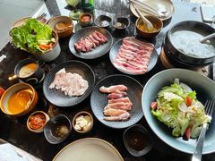 -雾山韩式烤肉·海南糟粕&椰子鸡火锅·海景餐厅(三亚绿发山海天JW万豪酒店)