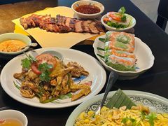 -大头虾越式风味餐厅(光明广场店)