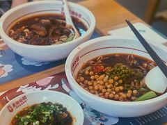 招牌红烧牛肉米粉-呷佬·长沙手工米粉(金沙江路店)