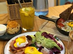 -Common Table · Brunch & Coffee