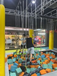 -蹦贝运动中心·蹦床·攀岩·闯关(龙岗店)