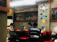 大堂-丽影重庆小面(定西路店)