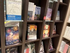 -钟书阁(群光广场店)