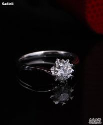 -威德钻石-克拉钻大本营(南京东路店)