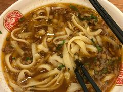 -顺溜·手工刀削面·黑金店(铜锣湾店)