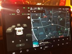 -TESLA 特斯拉(上海太古汇体验店)