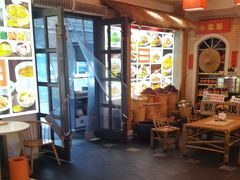 -阿瓦山寨·湘菜现炒·剁椒鱼头王(咸阳总店)