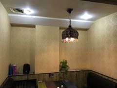 卡座-扒虾小妹儿麻辣海鲜(宏图街店)