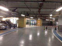 大悦城停车库-大悦城-停车场