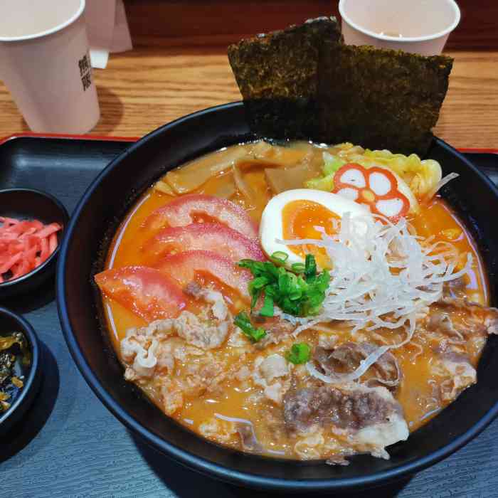 熊阪日式拉面(吾悦广场店)-"强烈推荐这家店的拉面 真的太好吃了 面顺