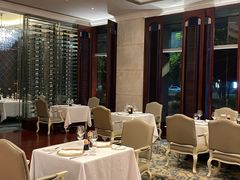 -龙虾酒吧扒房(宁波香格里拉店)