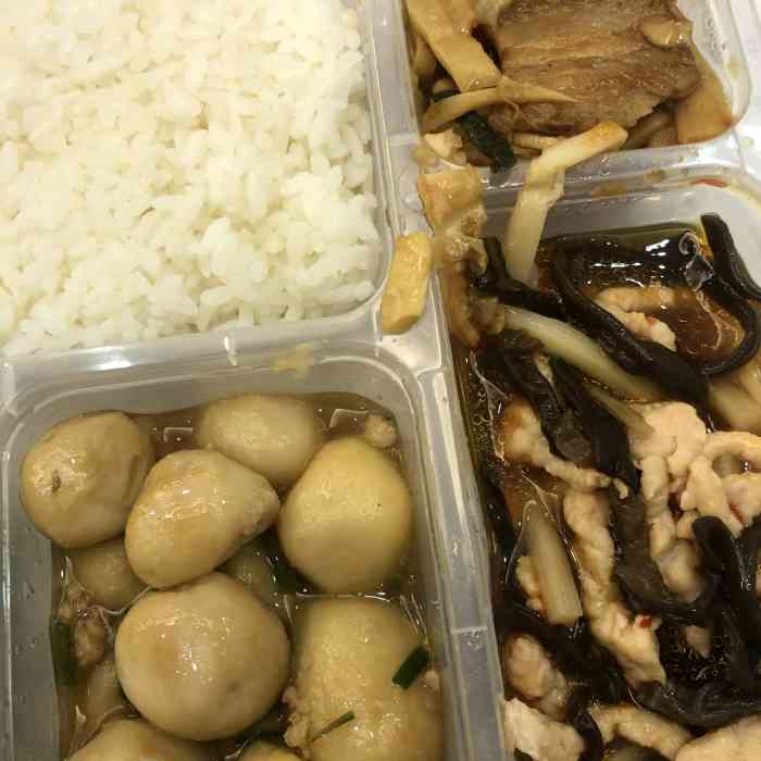 打分 加班点的外卖,一份25,感觉还不错!