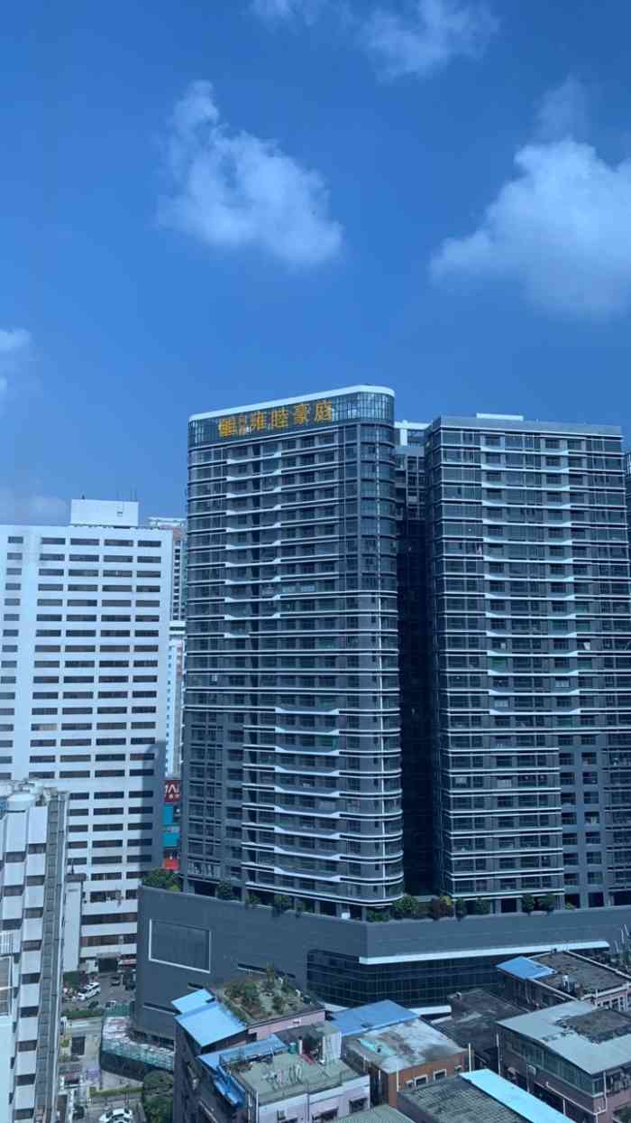 向西雍睦豪庭-"与罗湖区应该是一个比较成熟的小区吧,看样.