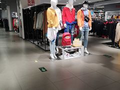 -唯品会(北京国瑞城店)