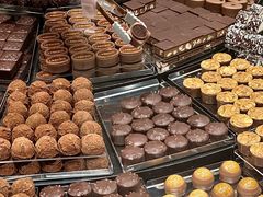 -Laderach 莱德拉(上海环贸iapm店)