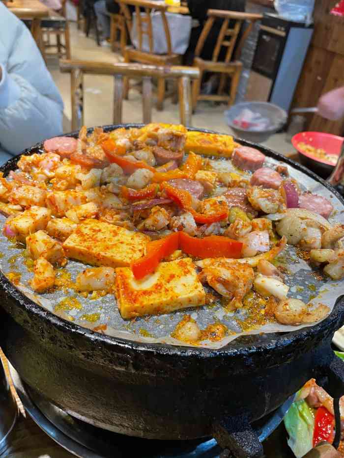 夫子烤肉(涉外店)-"向来很喜欢吃肉的我莫名很喜欢吃这家的馒头.