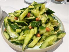 拍黄瓜-何适山庄·团餐住宿(水长城P2停车场店)