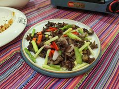 -香巴拉云南餐厅(华莱坞店)