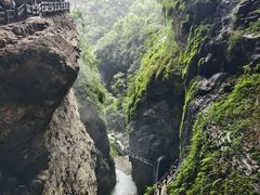 -龙水峡地缝景区