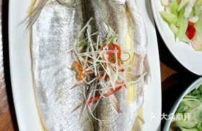 Chicken Oil Steamed White Fish