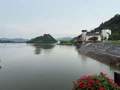 -英德宝晶宫天鹅湖茶语温泉