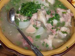 萝卜炖肘子-荣生萝卜汤饭店