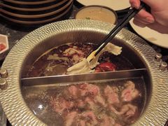 -牛YO寿喜烧·铁板烧和牛火锅自助(市府恒隆店)