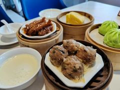 -皇马海口湾海景酒店(万绿园秀英港店)